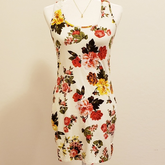 Ambiance Dresses & Skirts - 🎂🎁Ambiance floral dress size large
